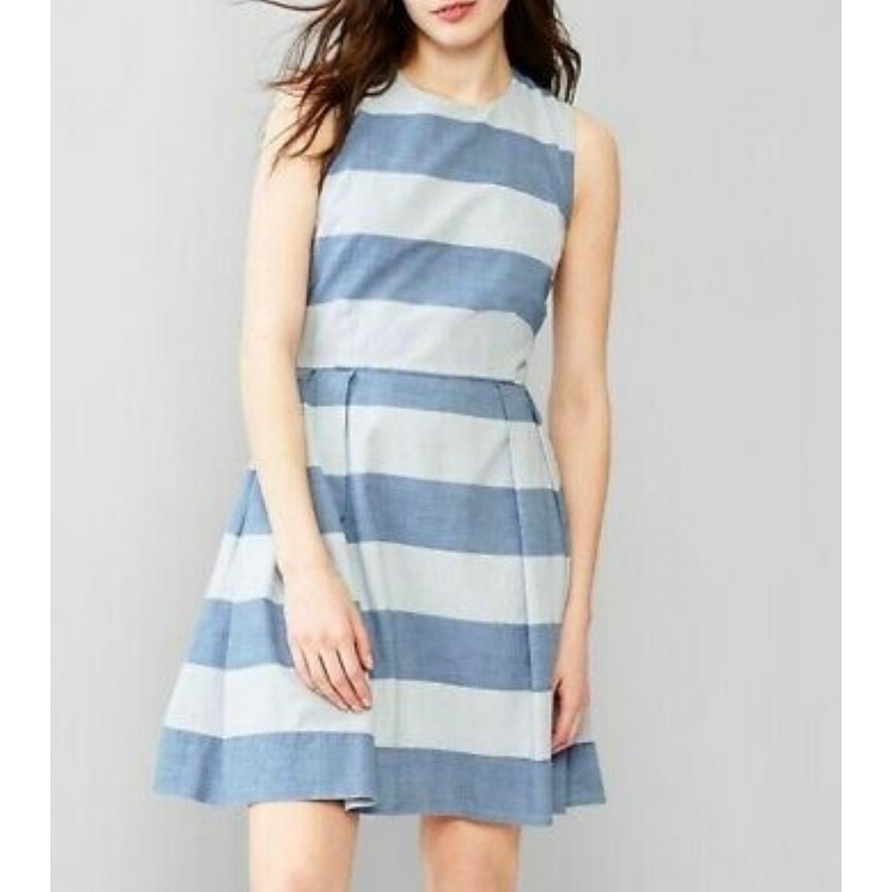 GAP Chambray Indigo Stripe Fit & Flare Sleeveless Dress with Pockets, Size 2‎